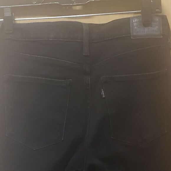 Levi's Womens Black 311 Shaping Skinny Jeans
Sz 28
III
EXCELLENT CONDITION! - Picture 5 of 5